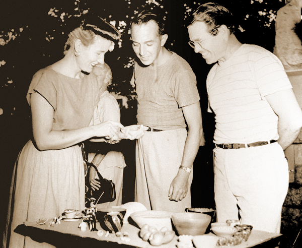 Freunds with art student